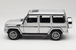 Mercedes G55 AMG W463 Prata AUTOart 1:18 76247 Metal - imagem 4 de 8