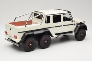 Mercedes AMG G63 6x6 W463 Branco GT Spirit 1:18 GT100 Resina - imagem 2 de 6