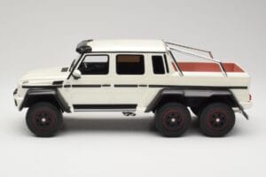Mercedes AMG G63 6x6 W463 Branco GT Spirit 1:18 GT100 Resina - imagem 3 de 6