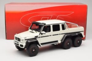 Mercedes AMG G63 6x6 W463 Branco GT Spirit 1:18 GT100 Resina - imagem 6 de 6