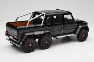 Mercedes AMG G63 W463 6x6 Gloss Preto AUTOart 1:18 76306 Compósito - imagem 3 de 8