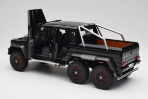 Mercedes AMG G63 W463 6x6 Gloss Preto AUTOart 1:18 76306 Compósito - imagem 5 de 8