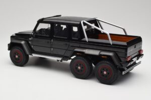 Mercedes AMG G63 W463 6x6 Gloss Preto AUTOart 1:18 76306 Compósito - imagem 7 de 8