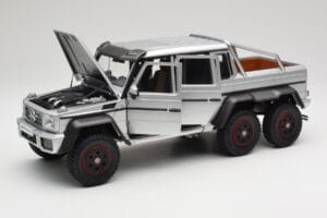 Mercedes AMG G63 W463 6x6 Iridium Prata AUTOart 1:18 76301 Compósito - imagem 2 de 8