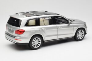 Mercedes GL-Class X166 Iridium Prata Metallic Norev 1:18 B66960097 Metal - imagem 3 de 8
