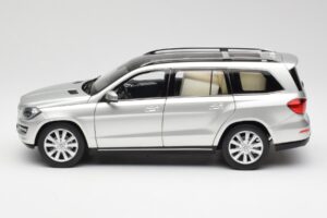 Mercedes GL-Class X166 Iridium Prata Metallic Norev 1:18 B66960097 Metal - imagem 4 de 8