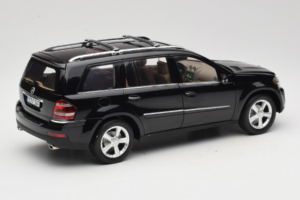 Mercedes GL X164 Obsidian Black Minichamps 1:18 B66962334 Metal - imagem 3 de 8