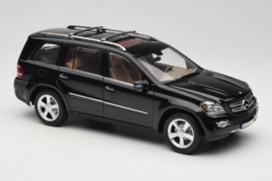 Mercedes GL X164 Obsidian Black Minichamps 1:18 B66962334 Metal - imagem 6 de 8