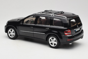 Mercedes GL X164 Obsidian Black Minichamps 1:18 B66962334 Metal - imagem 7 de 8