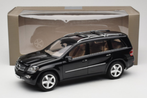 Mercedes GL X164 Obsidian Black Minichamps 1:18 B66962334 Metal - imagem 8 de 8