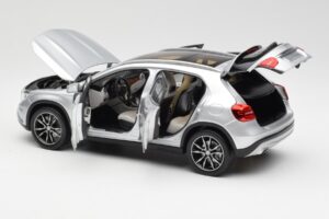 Mercedes GLA X156 Polar Prata Metálico Norev 1:18 B66960267 Metal - imagem 5 de 8