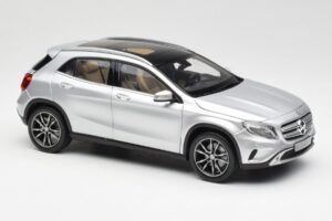 Mercedes GLA X156 Polar Prata Metálico Norev 1:18 B66960267 Metal - imagem 6 de 8