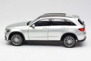 Mercedes GLC X253 Iridium Prata Norev 1:18 B66960363 Metal - imagem 4 de 8