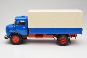 Mercedes L911 Azul Schuco 1:18 450044800 Metal - imagem 4 de 8