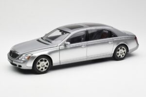 Maybach 62 LWB Himalaya Prata Dealer Edition AUTOart 1:18 B66962178 Metal