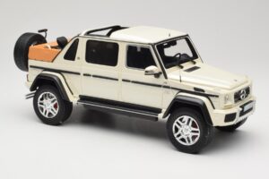 Mercedes Maybach G650 Landaulet W463 Branco Schuco 1:18 450017800 Metal - imagem 4 de 6