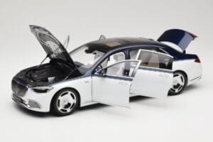 Mercedes Maybach S-Class Z223 Nautical Blue Diamond White Almost Real 1:18 820126 Metal - imagem 2 de 8
