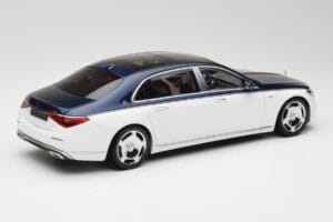 Mercedes Maybach S-Class Z223 Nautical Blue Diamond White Almost Real 1:18 820126 Metal - imagem 3 de 8