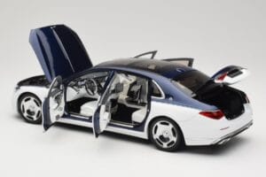 Mercedes Maybach S-Class Z223 Nautical Blue Diamond White Almost Real 1:18 820126 Metal - imagem 5 de 8