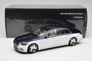 Mercedes Maybach S-Class Z223 Nautical Blue Diamond White Almost Real 1:18 820126 Metal - imagem 8 de 8