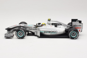 Mercedes MGP W01 #4 N. Rosberg Mercedes GP 2010 Minichamps 1:18 110100004 Metal - imagem 3 de 7