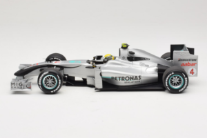 Mercedes MGP W01 #4 N. Rosberg Mercedes GP Showcar 2010 Minichamps 1:18 150100074 Metal - imagem 3 de 7