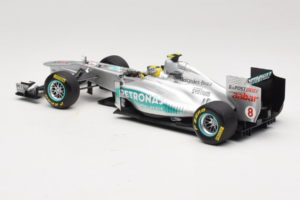 Mercedes MGP W02 #8 N. Rosberg Mercedes GP 2011 Minichamps 1:18 110110008 Metal - imagem 5 de 7