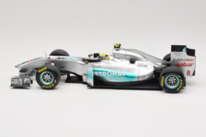 Mercedes MGP W02 #8 N. Rosberg Mercedes GP Showcar 2011 Minichamps 1:18 110110078 Metal - imagem 3 de 7