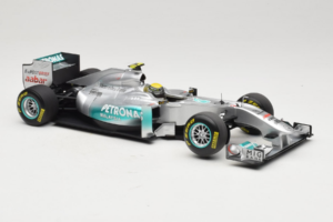 Mercedes MGP W02 #8 N. Rosberg Mercedes GP Showcar 2011 Minichamps 1:18 110110078 Metal - imagem 4 de 7