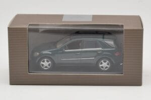 Mercedes ML 500 W164 Verde Escuro Minichamps 1:43 400034500 Metal - imagem 4 de 4