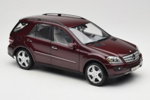 Mercedes ML W164 Red Metallic Minichamps 1:18 150034500 Metal - imagem 6 de 8