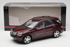 Mercedes ML W164 Red Metallic Minichamps 1:18 150034500 Metal - imagem 8 de 8