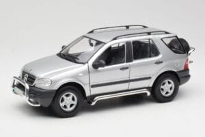 Mercedes ML320 W163 Prateado Maisto 1:18 50319 Metal