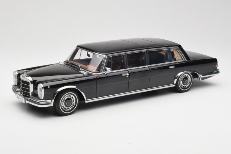 Mercedes 600 Pullman W100 Preto AUTOart 1:18 76197 Metal