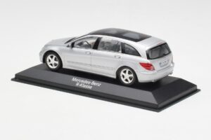 Mercedes R-Class W251 Iridium Silver Minichamps 1:43 B66962214 Metal - imagem 3 de 4