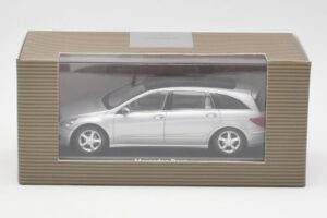 Mercedes R-Class W251 Iridium Silver Minichamps 1:43 B66962214 Metal - imagem 4 de 4