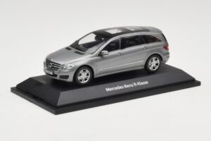 Mercedes R-Class W251 Palladium Silver Metallic Minichamps 1:43 B66960055 Metal - imagem 2 de 4