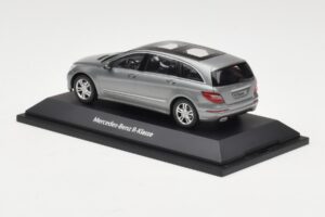 Mercedes R-Class W251 Palladium Silver Metallic Minichamps 1:43 B66960055 Metal - imagem 3 de 4