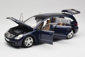 Mercedes R-Class W251 Tanzanite Azul Minichamps 1:18 150034600 Metal - imagem 2 de 8