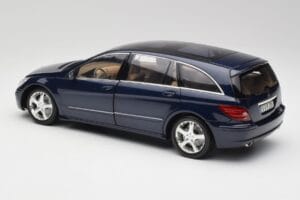 Mercedes R-Class W251 Tanzanite Azul Minichamps 1:18 150034600 Metal - imagem 7 de 8