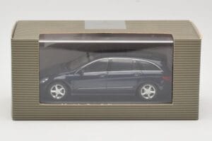 Mercedes R-Class W251 Tanzanite Blue Minichamps 1:43 B66962215 Metal - imagem 4 de 4