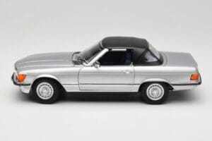 Mercedes R107 380 SL Prata Norev 1:18 183725 Metal - imagem 4 de 8