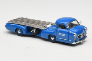 Mercedes Renntransporter Blue Wonder CMC 1:43 M-036K Metal - imagem 6 de 8