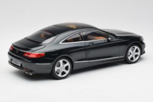 Mercedes S-Class Coupe C217 Smaragd Verde Metallic Norev 1:18 B66961244 Metal - imagem 3 de 8