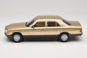 Mercedes S-Class W126 Metallic Beige MCG 1:18 MCG18548 Metal - imagem 3 de 6
