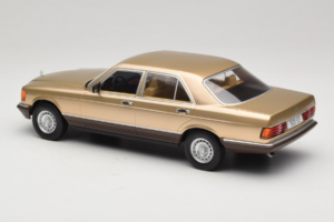 Mercedes S-Class W126 Metallic Beige MCG 1:18 MCG18548 Metal - imagem 5 de 6