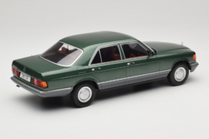 Mercedes S-Class W126 Metallic Green MCG 1:18 MCG18549 Metal - imagem 2 de 6