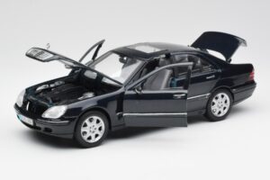 Mercedes S-Class W220 Azul Maisto 1:18 56051 Metal - imagem 2 de 8