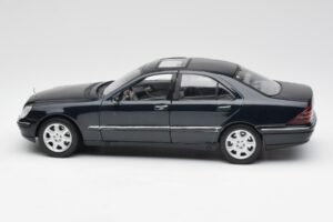 Mercedes S-Class W220 Azul Maisto 1:18 56051 Metal - imagem 4 de 8