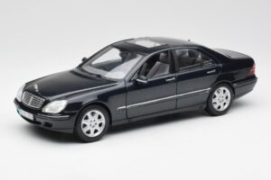 Mercedes S-Class W220 Azul Maisto 1:18 56051 Metal